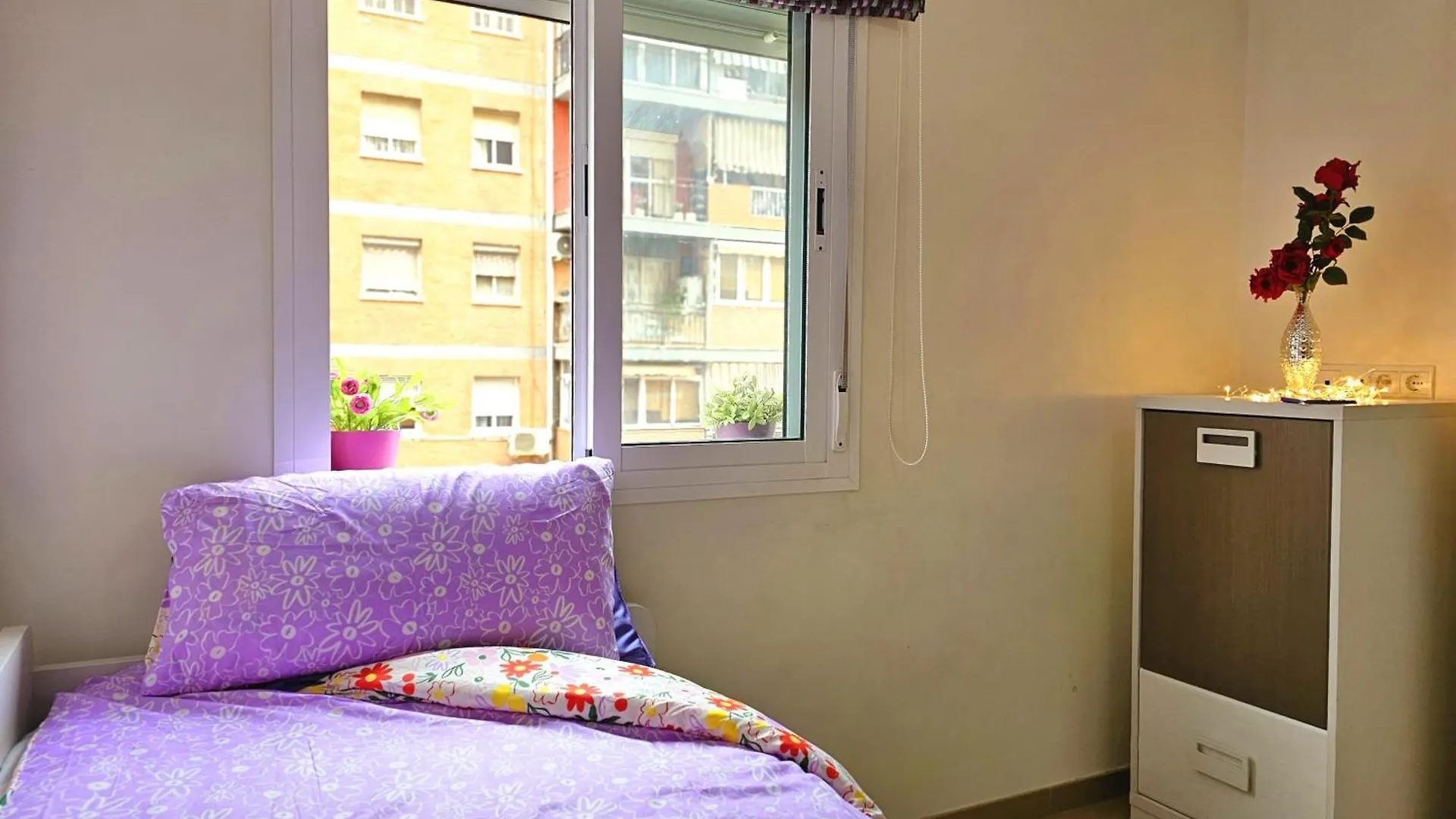 ホームステイ Modern Room Near Airport & Center マラガ